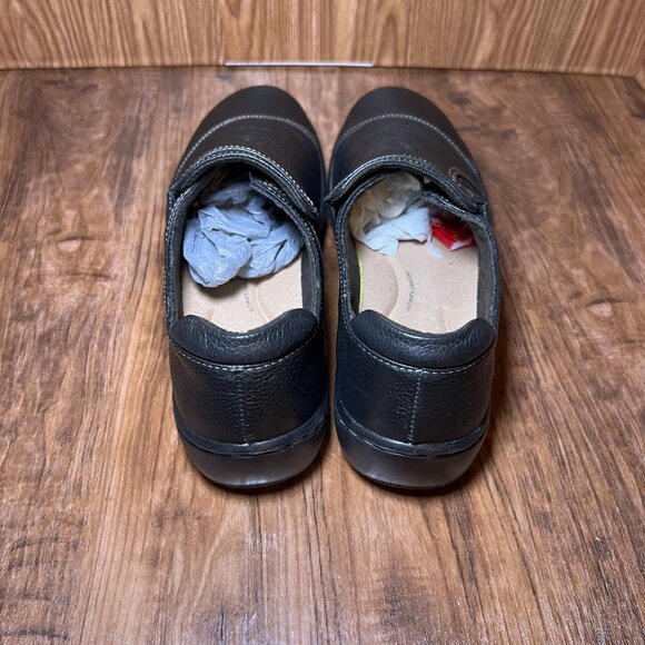 Clarks Collection Loafers women's size 8 Black Leather Slip On Casual Flat Shoes - Picture 6 of 7